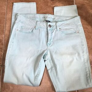 American Eagle Mint colored skinny jeans‎